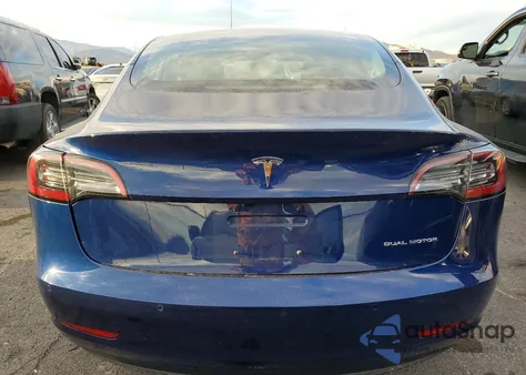 2018 Tesla Model 3 из США, поврежденный, VIN 5YJ3E1EB1JF064646